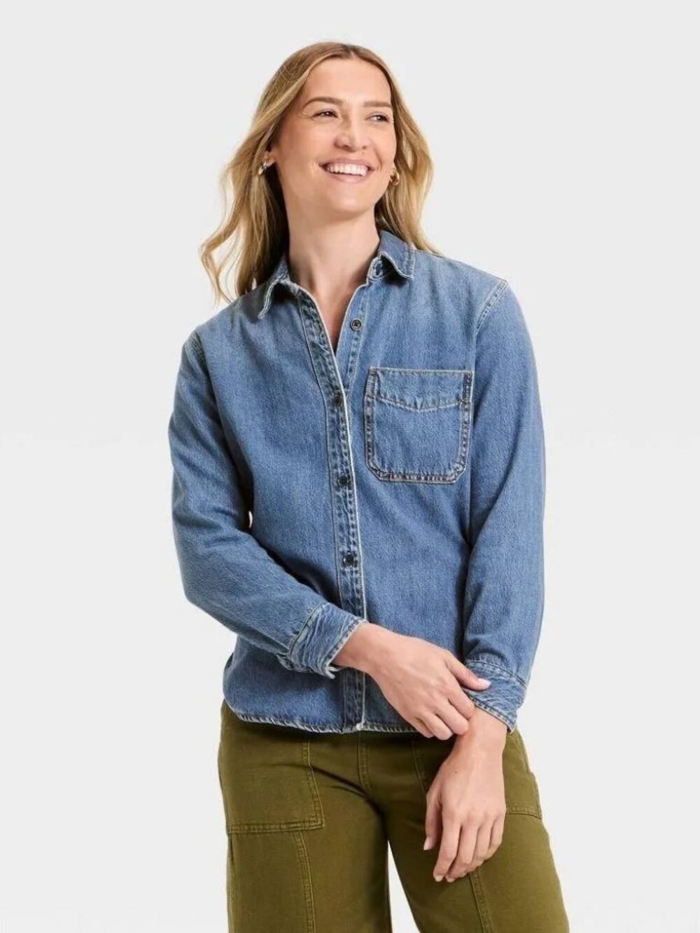 NWT Women's Universal Thread Size XL Relaxed Button-Down Denim Shirt